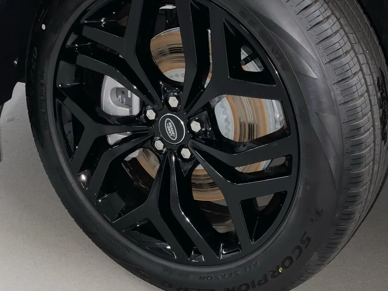 Land Rover Discovery Sport снимка Land Rover Discovery Sport