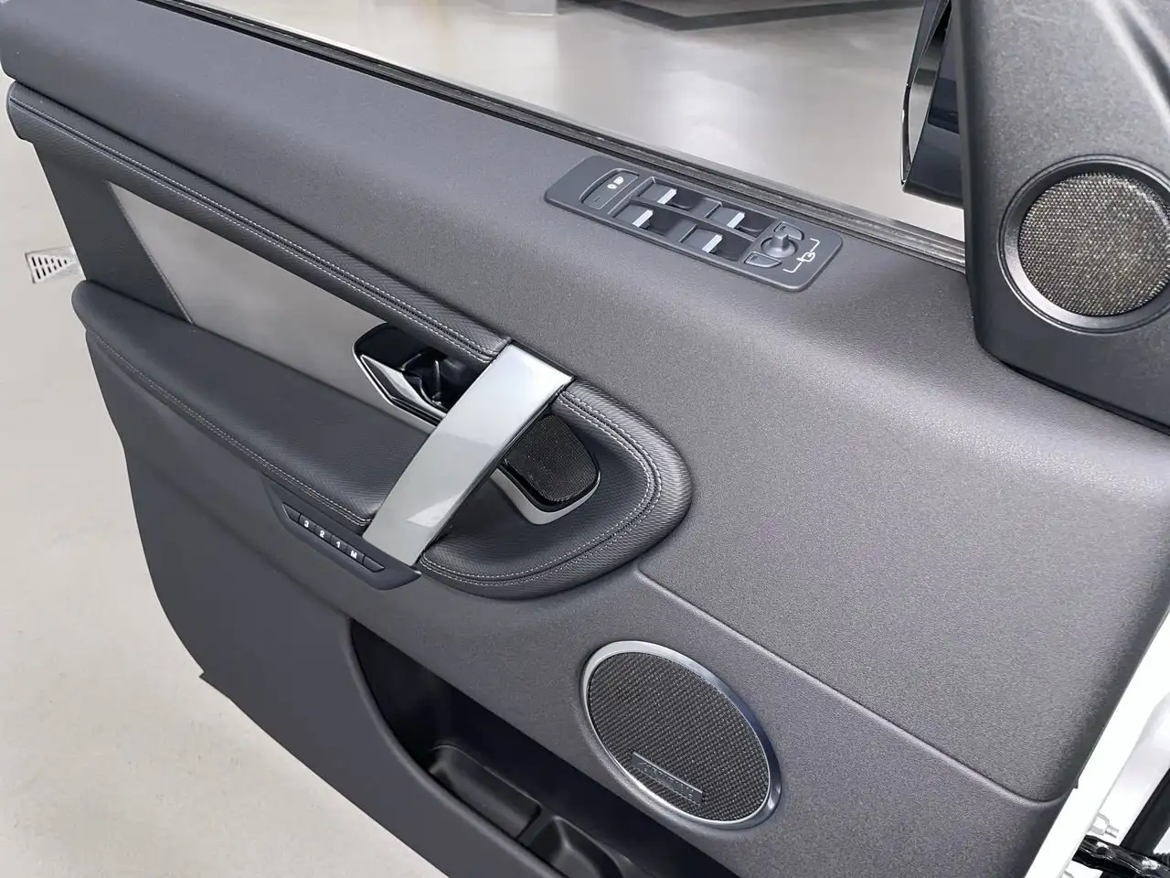 Land Rover Discovery Sport снимка Land Rover Discovery Sport