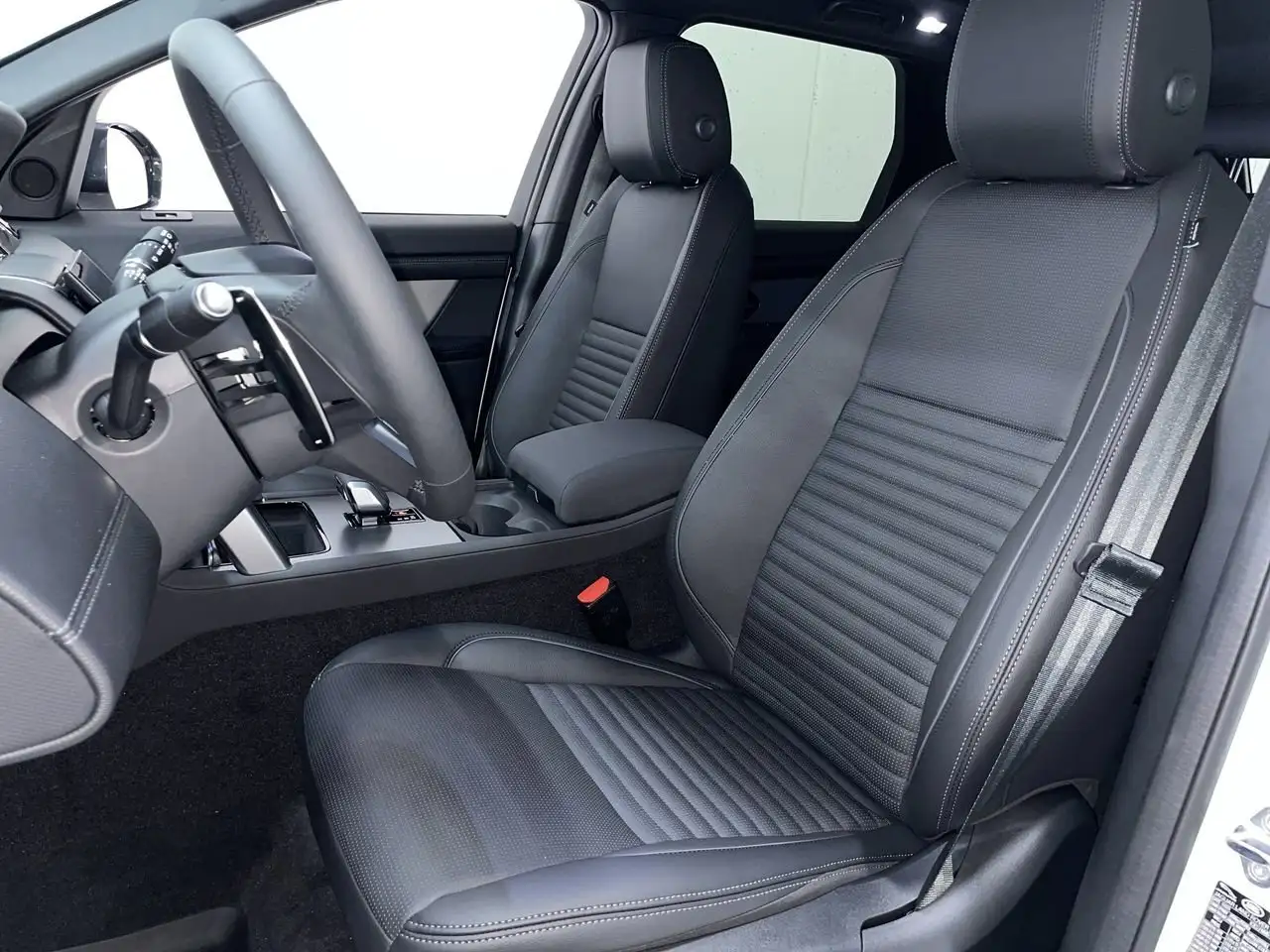 Land Rover Discovery Sport снимка Land Rover Discovery Sport