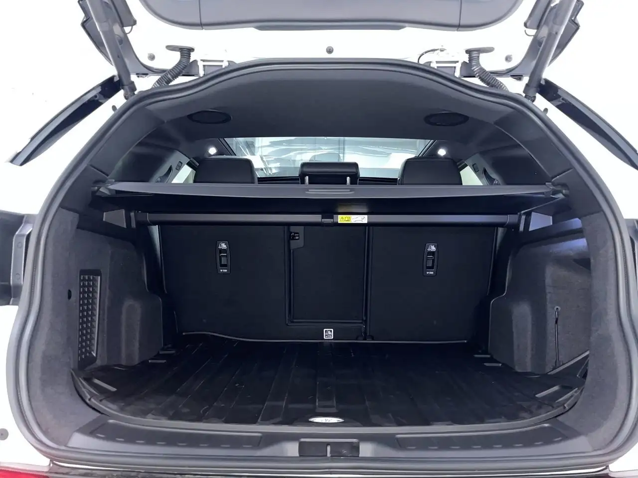 Land Rover Discovery Sport снимка Land Rover Discovery Sport