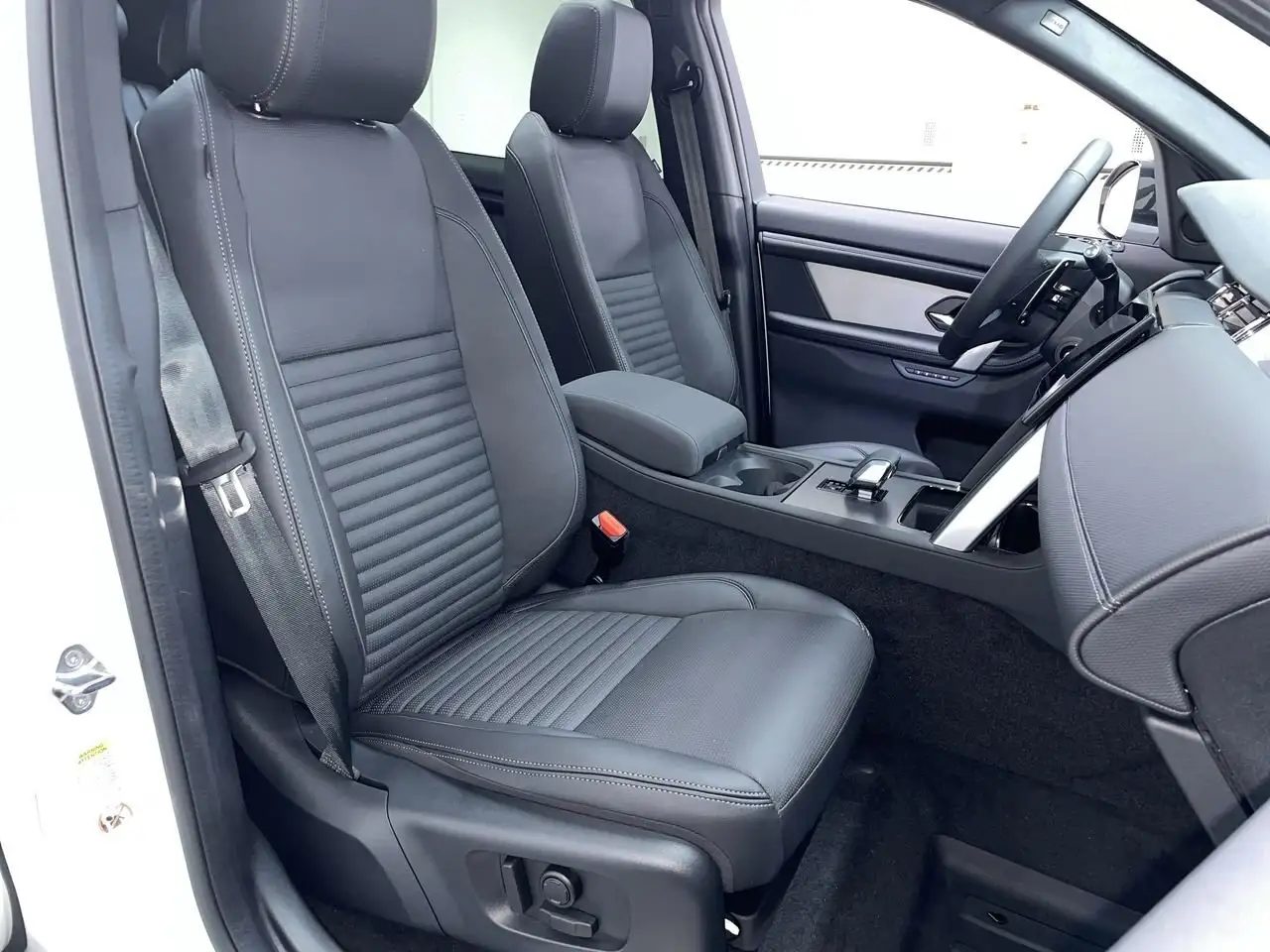Land Rover Discovery Sport снимка Land Rover Discovery Sport