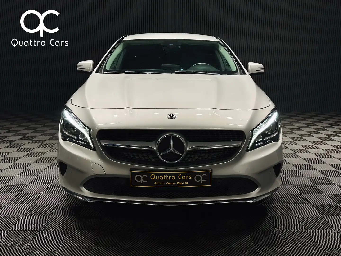 Mercedes-Benz CLA 180 D - Boite auto - Siège chauffant - Bluetooth Gri - 2
