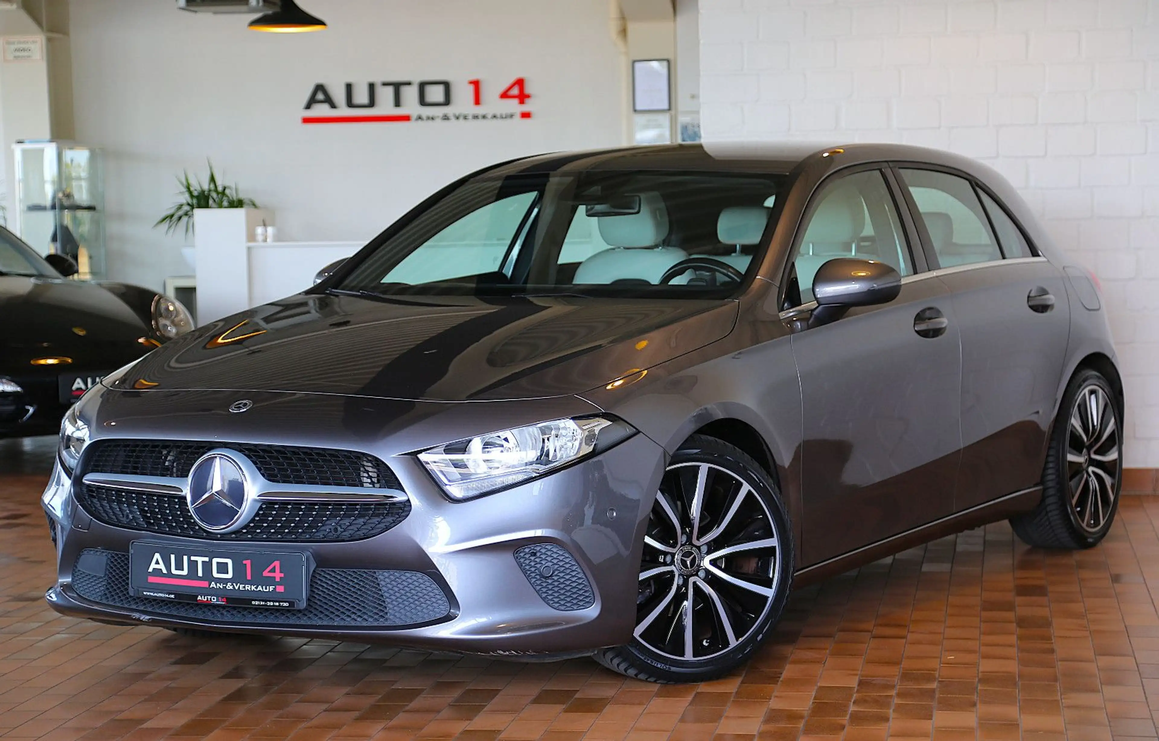 Mercedes-Benz A 180 Style Widescreen Navi Leder DAB Kamera 18"