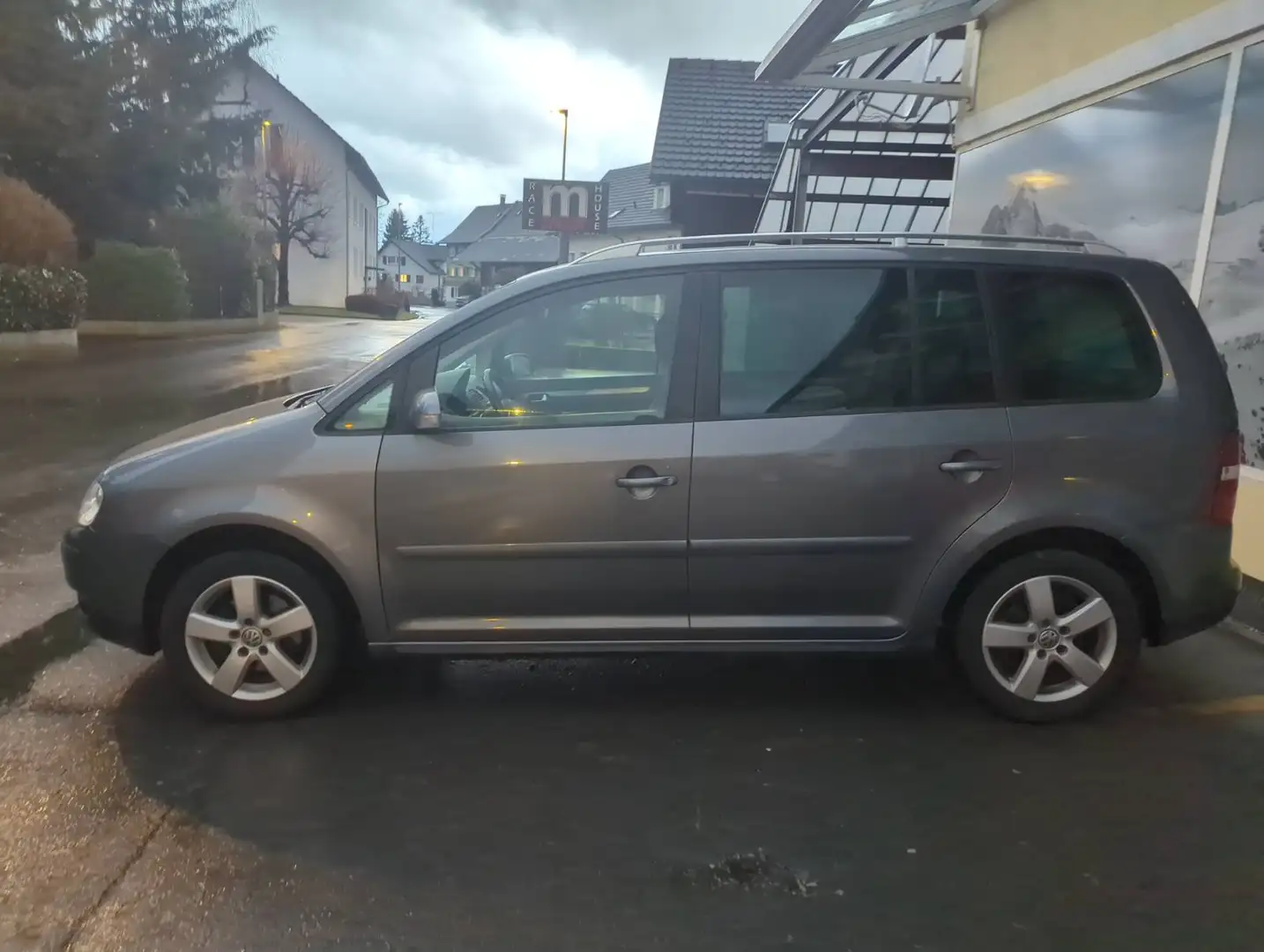 Volkswagen Touran Touran Highline 1,4 TSI Highline Grau - 2