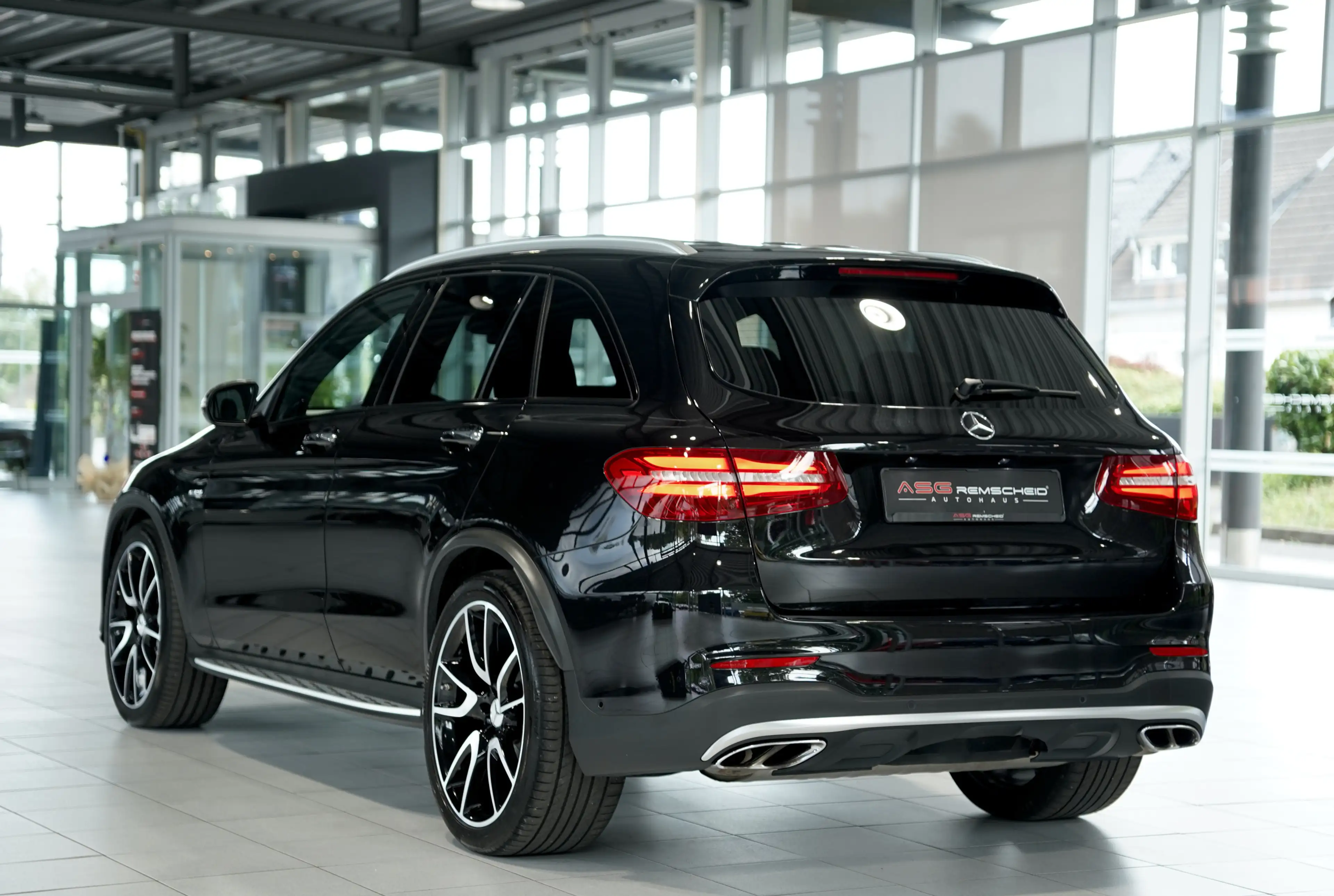 Mercedes-Benz GLC 43 AMG 4M 1.Hand *21Zoll *AHK*Pano*360*ILS — photo 10