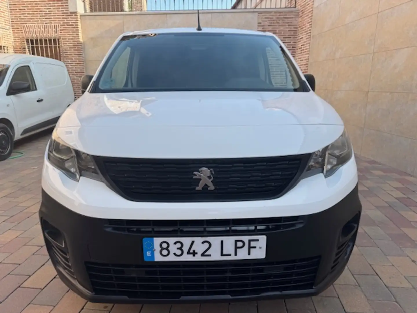 Peugeot Partner 1.5BlueHDI S&S Pro Standard 600kg 100 Blanco - 2