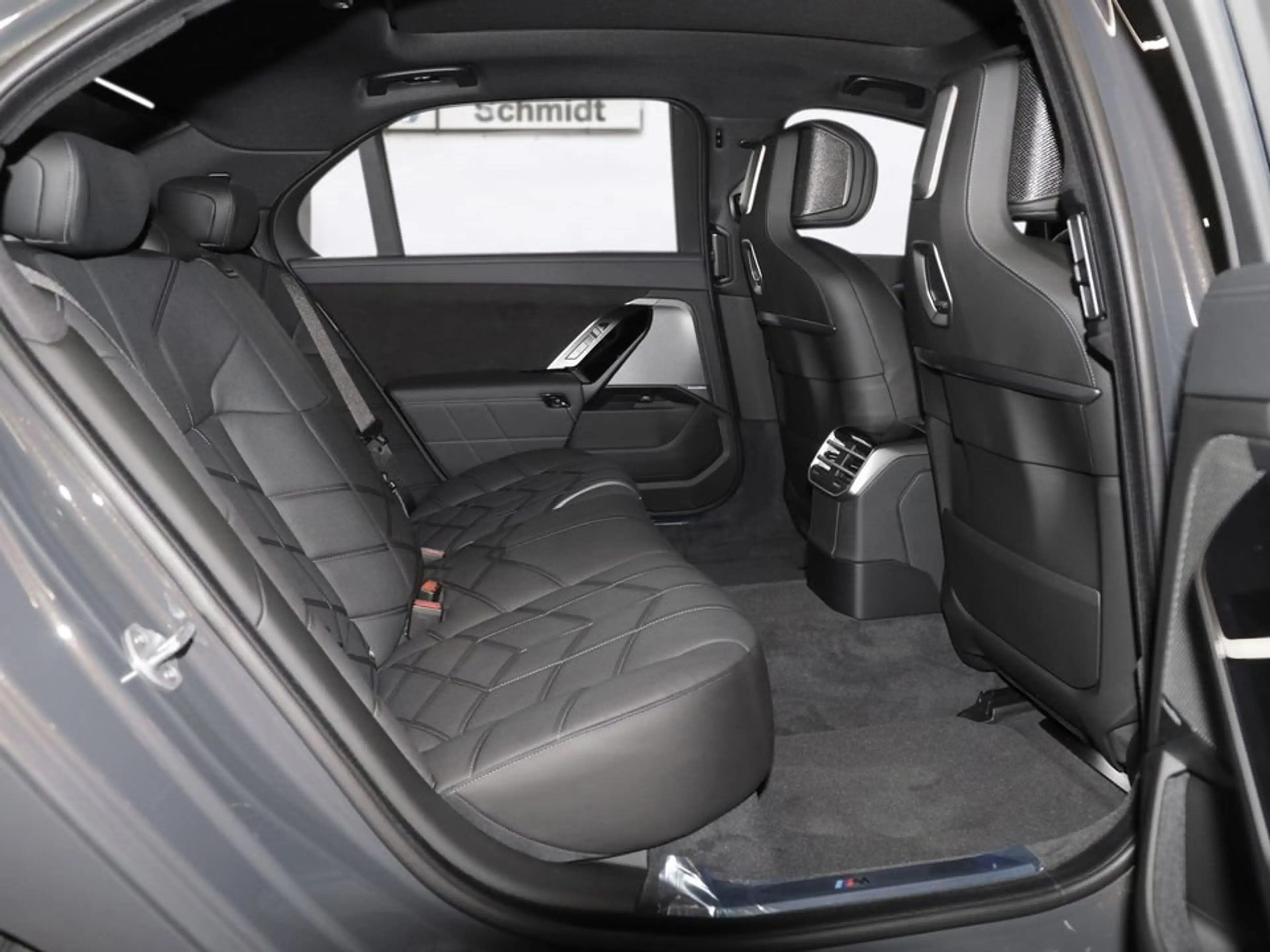 BMW i7 50 xDrive  M Sportpaket Pro  UPE 148.070 EUR — photo 5