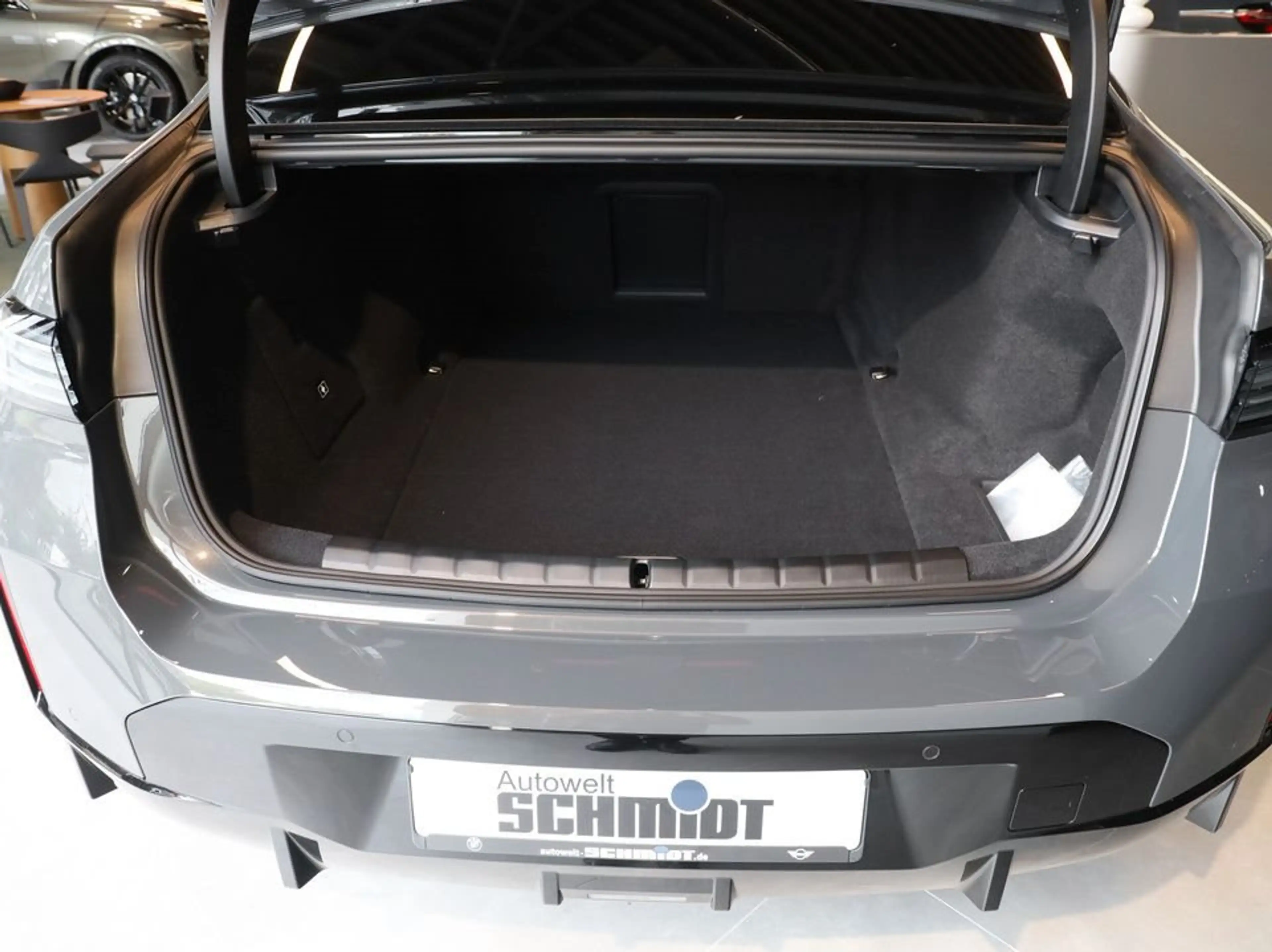 BMW i7 50 xDrive  M Sportpaket Pro  UPE 148.070 EUR — photo 10
