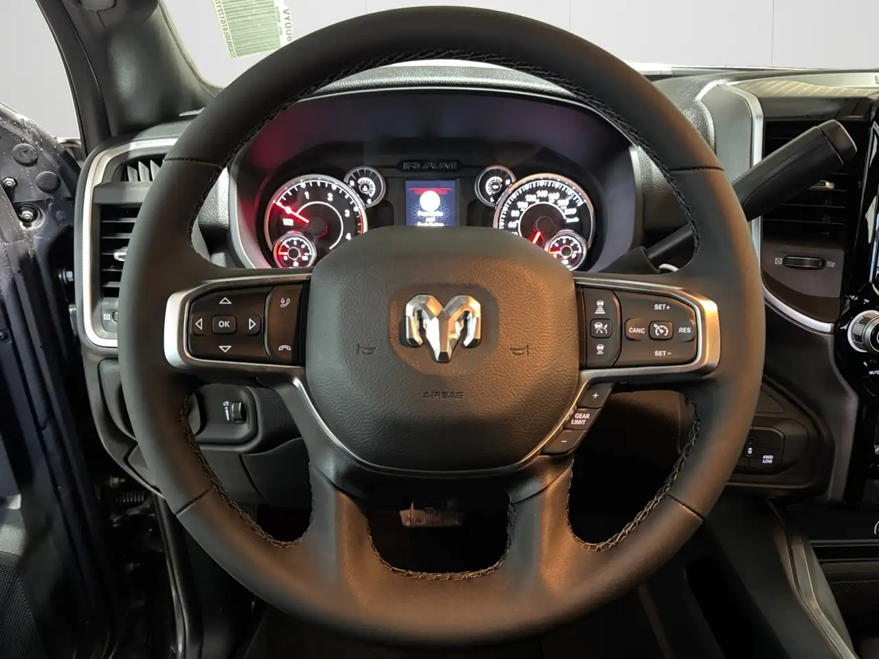 RAM 3500 снимка RAM 3500