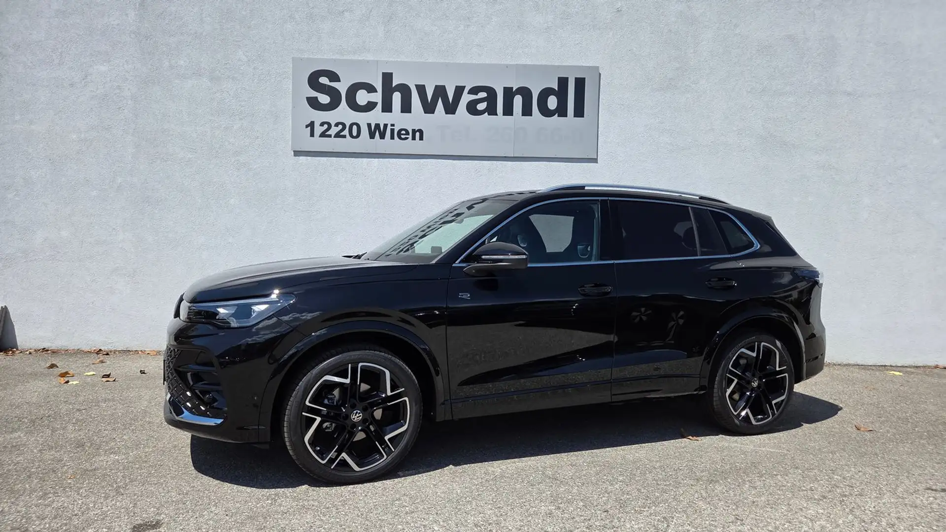 Volkswagen Tiguan Sport eTSI DSG Schwarz - 2