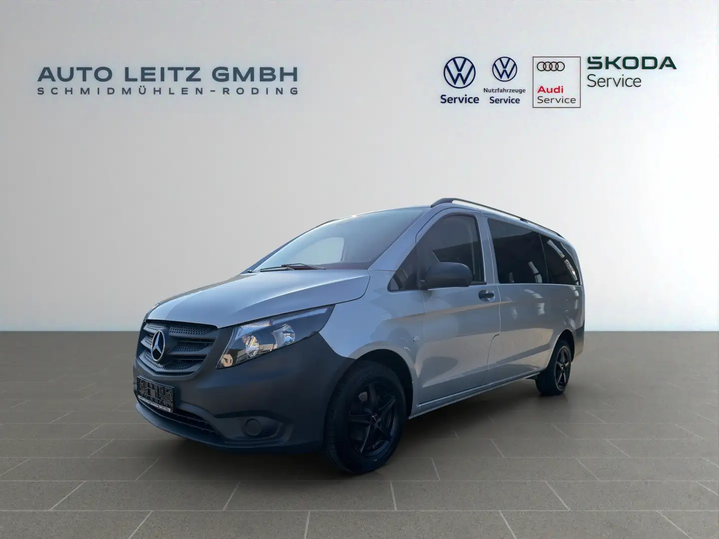 Mercedes-Benz Vito Tourer 116 CDI BT GTronic Pro LRS Navi GRA Plateado - 1