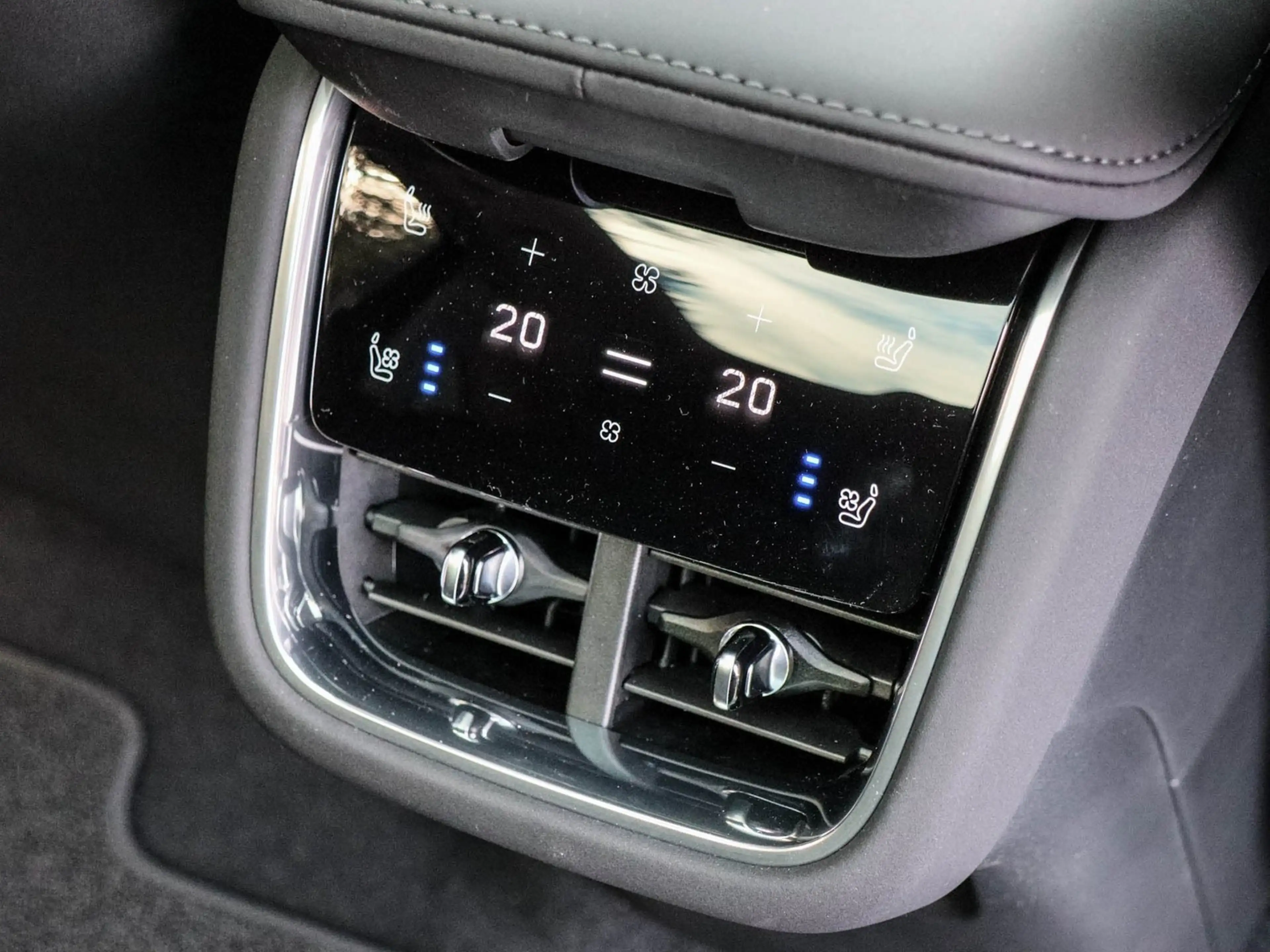 Volvo ES90 Single Motor Ext. Range Ultra RWD — photo 15