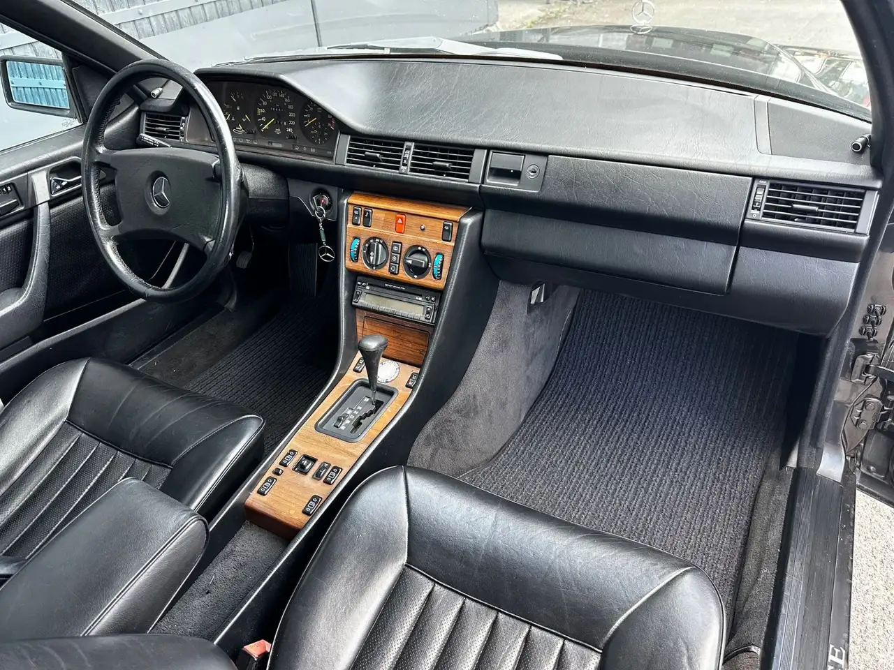 Mercedes-Benz 300 ce, Rostfrei, Klima, Leder, SH, Automatik, foto 11