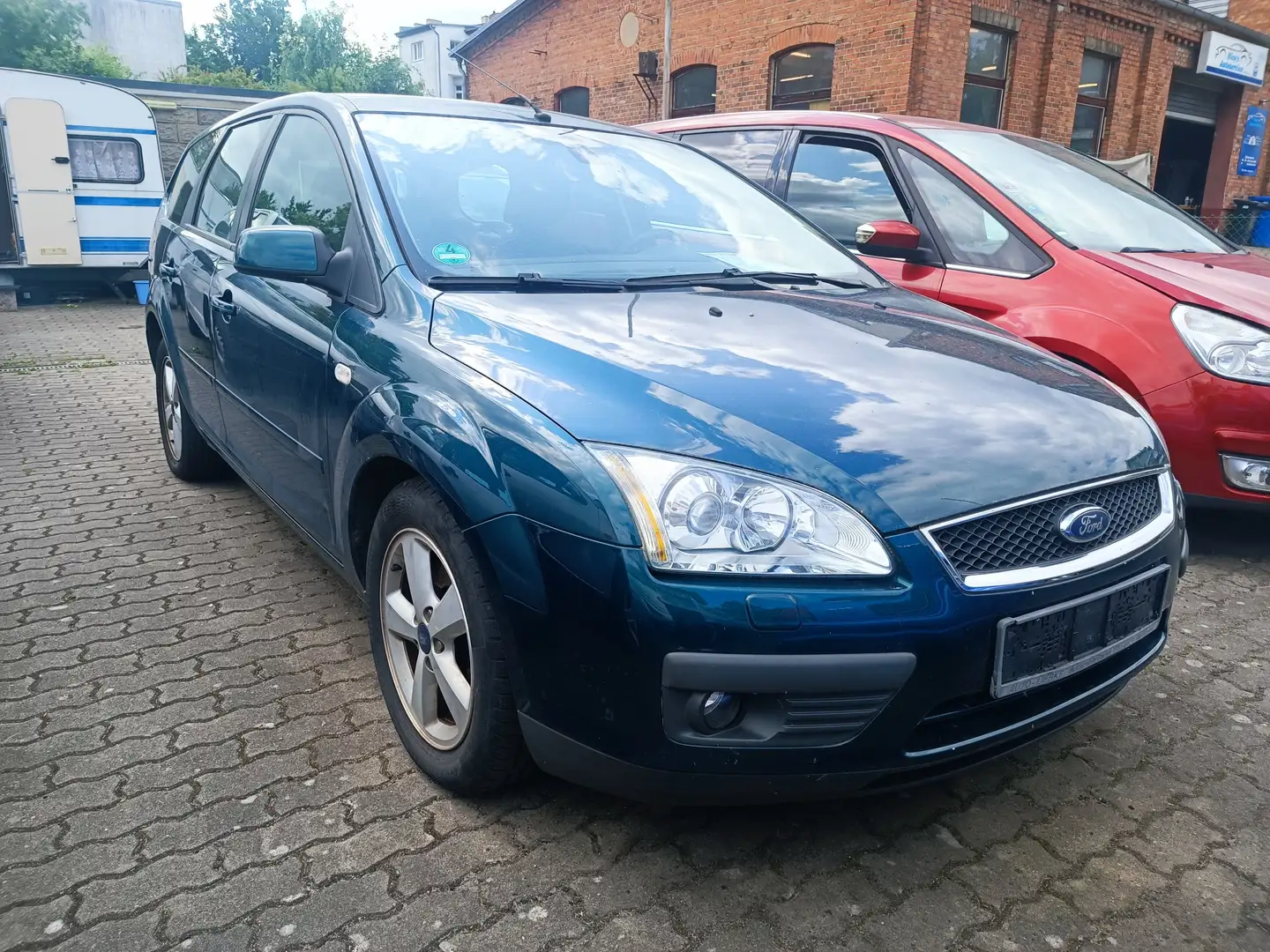 Ford Focus 2.0 Turnier Futura,Leder,Navi,Xeno und Viele Extra - 1