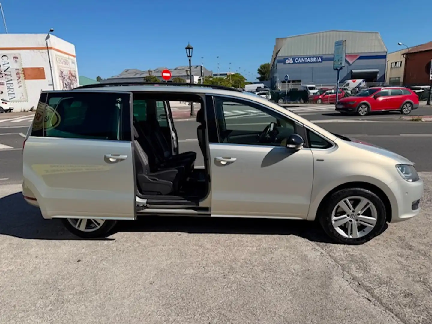 Volkswagen Sharan 2.0TDI Advance BMT DSG 140 Gris - 2