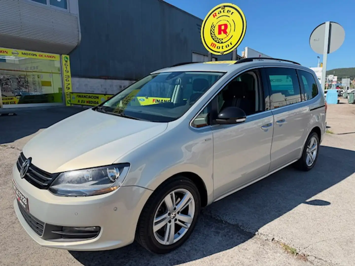 Volkswagen Sharan 2.0TDI Advance BMT DSG 140 Gris - 1