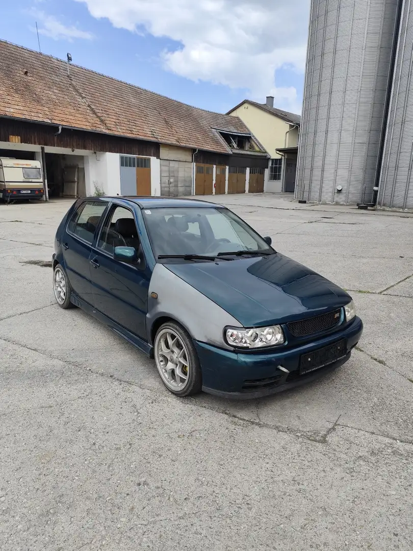 Volkswagen Polo 16V - 1