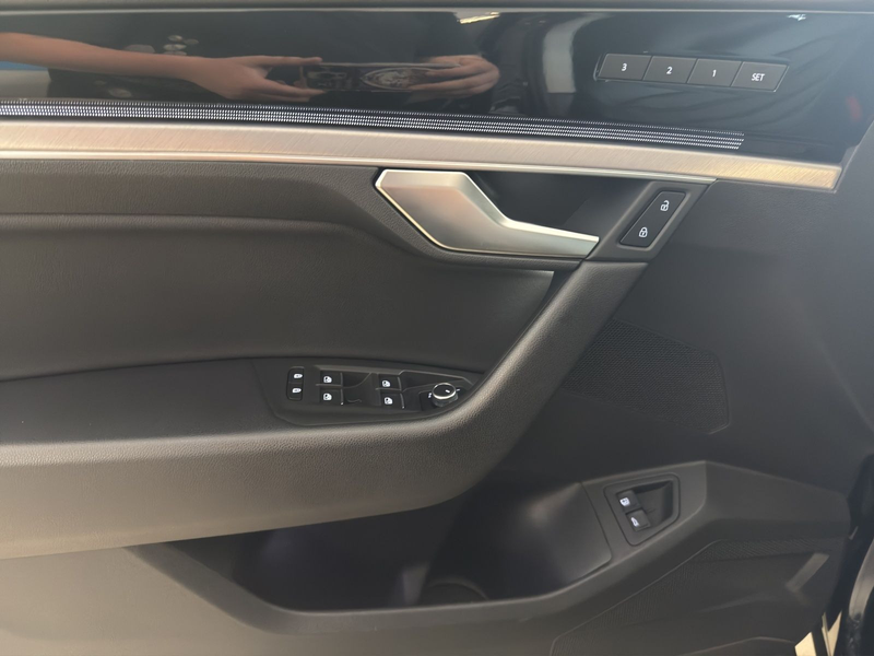 Volkswagen Touareg Elegance 3.0 V6 eHybrid 4MOTION 250 kW 8 — photo 13