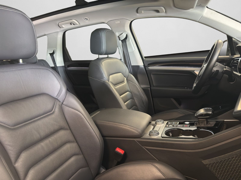 Volkswagen Touareg Elegance 3.0 V6 eHybrid 4MOTION 250 kW 8 — photo 4