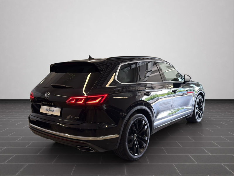 Volkswagen Touareg Elegance 3.0 V6 eHybrid 4MOTION 250 kW 8 — photo 2