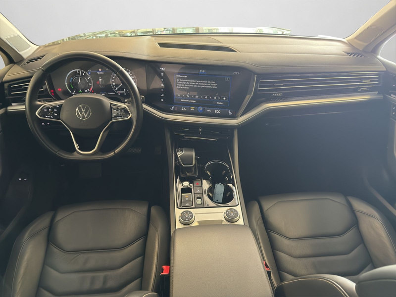 Volkswagen Touareg Elegance 3.0 V6 eHybrid 4MOTION 250 kW 8 — photo 3