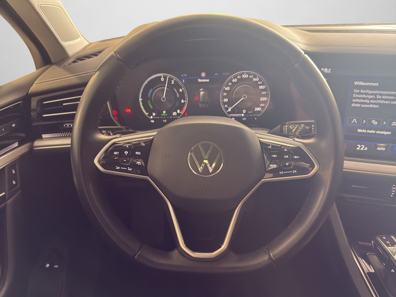 Volkswagen Touareg Elegance 3.0 V6 eHybrid 4MOTION 250 kW 8 — photo 9