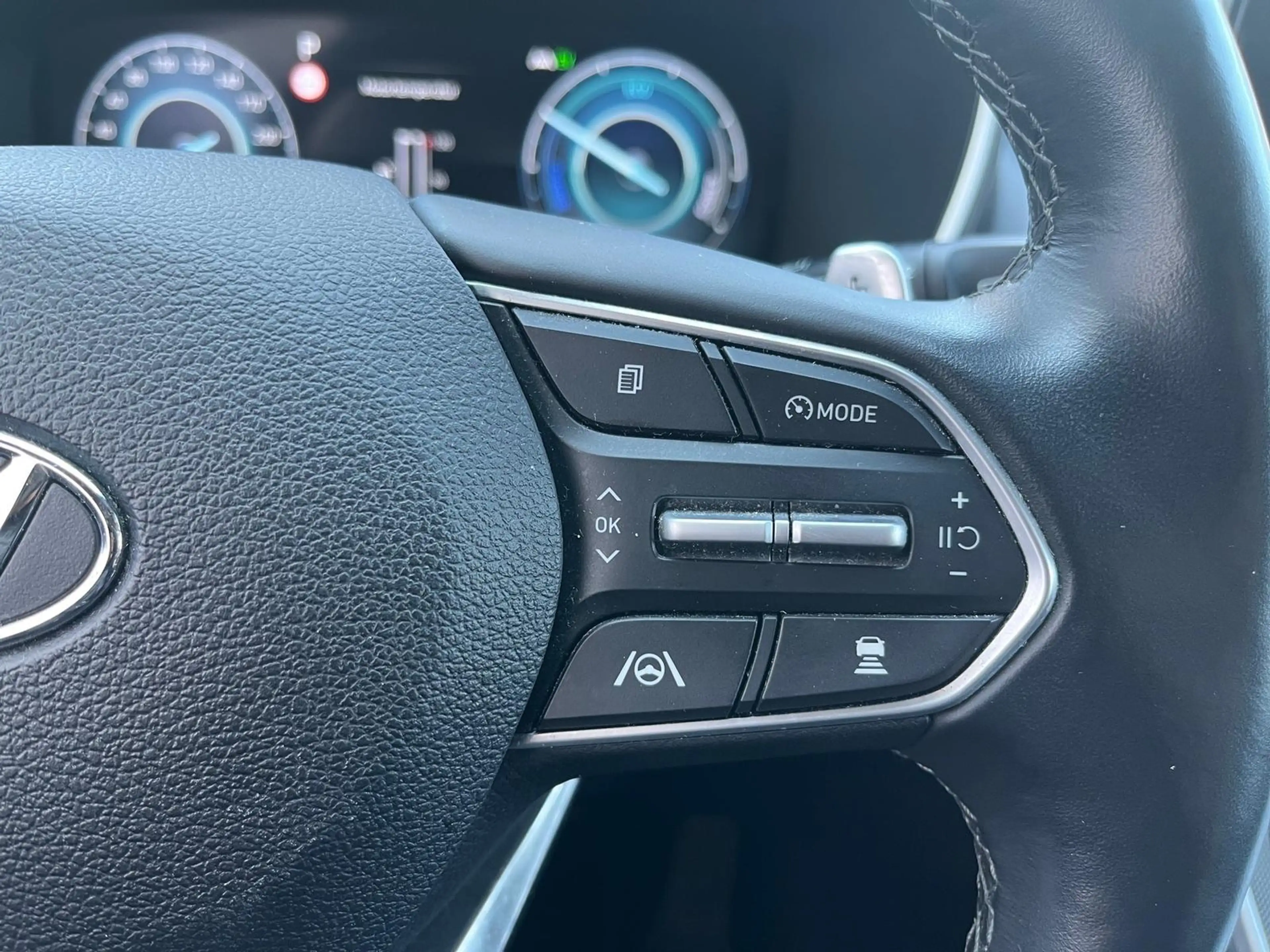 Hyundai SANTA FE 1.6 TGDi PHEV 4WD SIGNATURE 360°/ACC/HuD/LED/EHK/D — photo 10