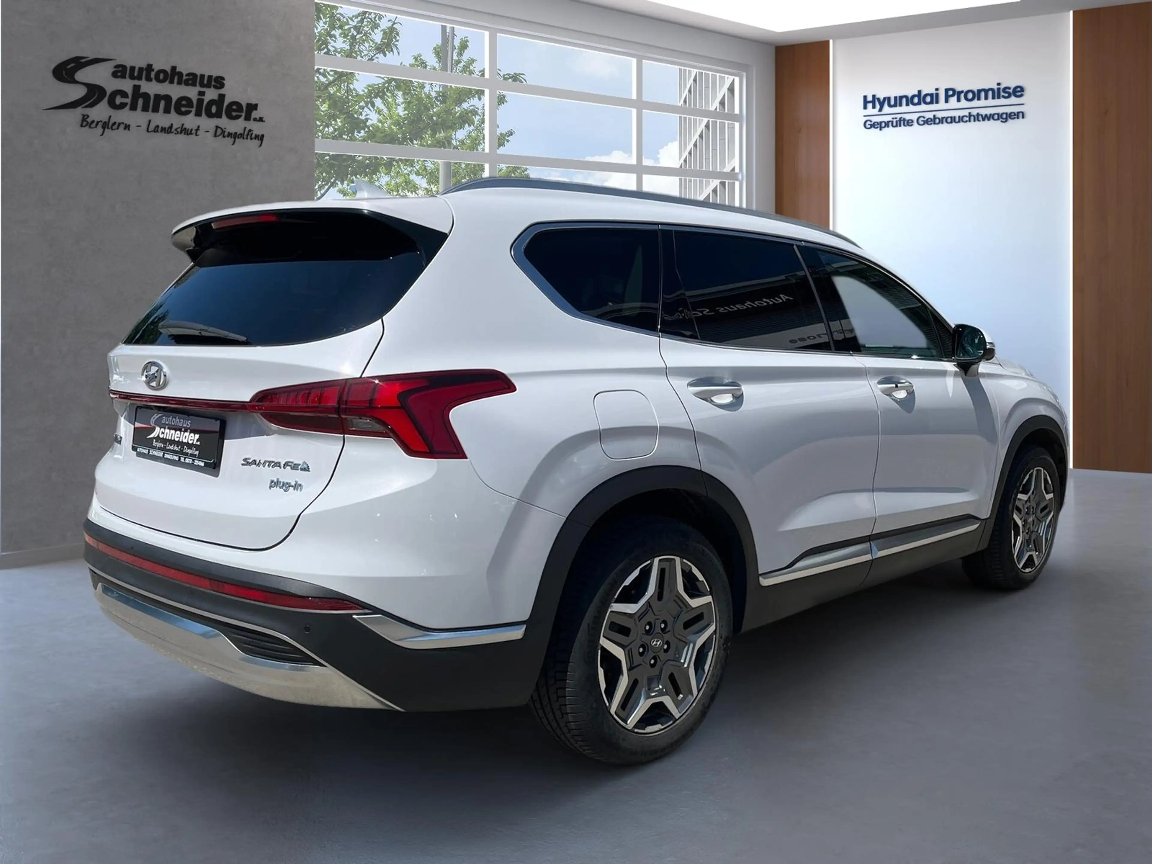 Hyundai SANTA FE 1.6 TGDi PHEV 4WD SIGNATURE 360°/ACC/HuD/LED/EHK/D — photo 4