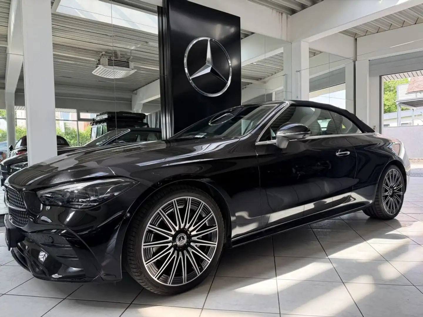 Mercedes-Benz Sonstige 220 d AMG Line Advanced Plus Schwarz - 2