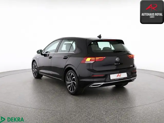 Volkswagen Golf view 3