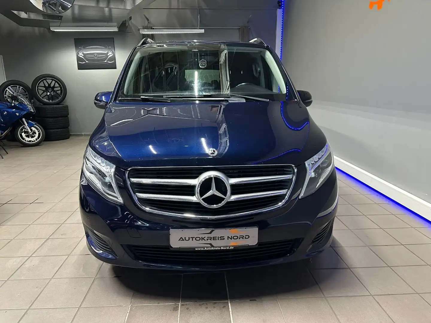 Mercedes-Benz V 220 CDI EDITION lang Blau - 2