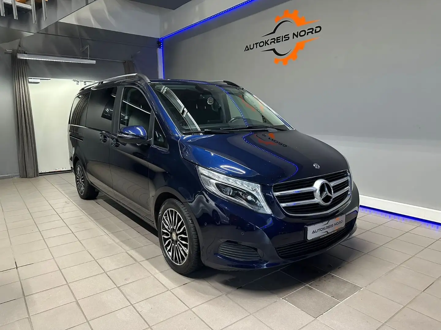 Mercedes-Benz V 220 CDI EDITION lang Blau - 1
