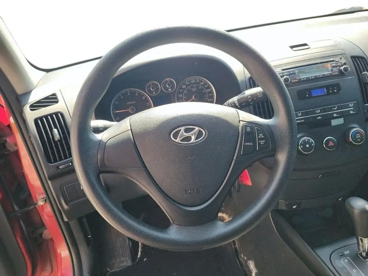 Hyundai ELANTRA снимка Hyundai ELANTRA