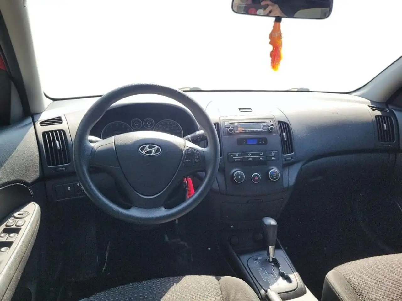 Hyundai ELANTRA снимка Hyundai ELANTRA