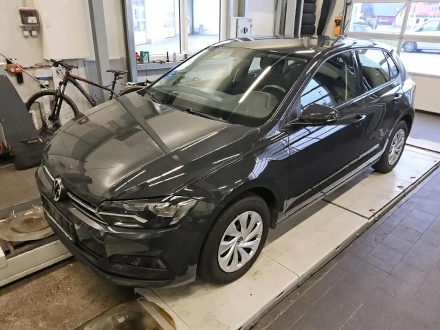 Volkswagen Polo Comfortline 1.0l TSI 70kW 5-Gang Klimaanlage Grau - 1