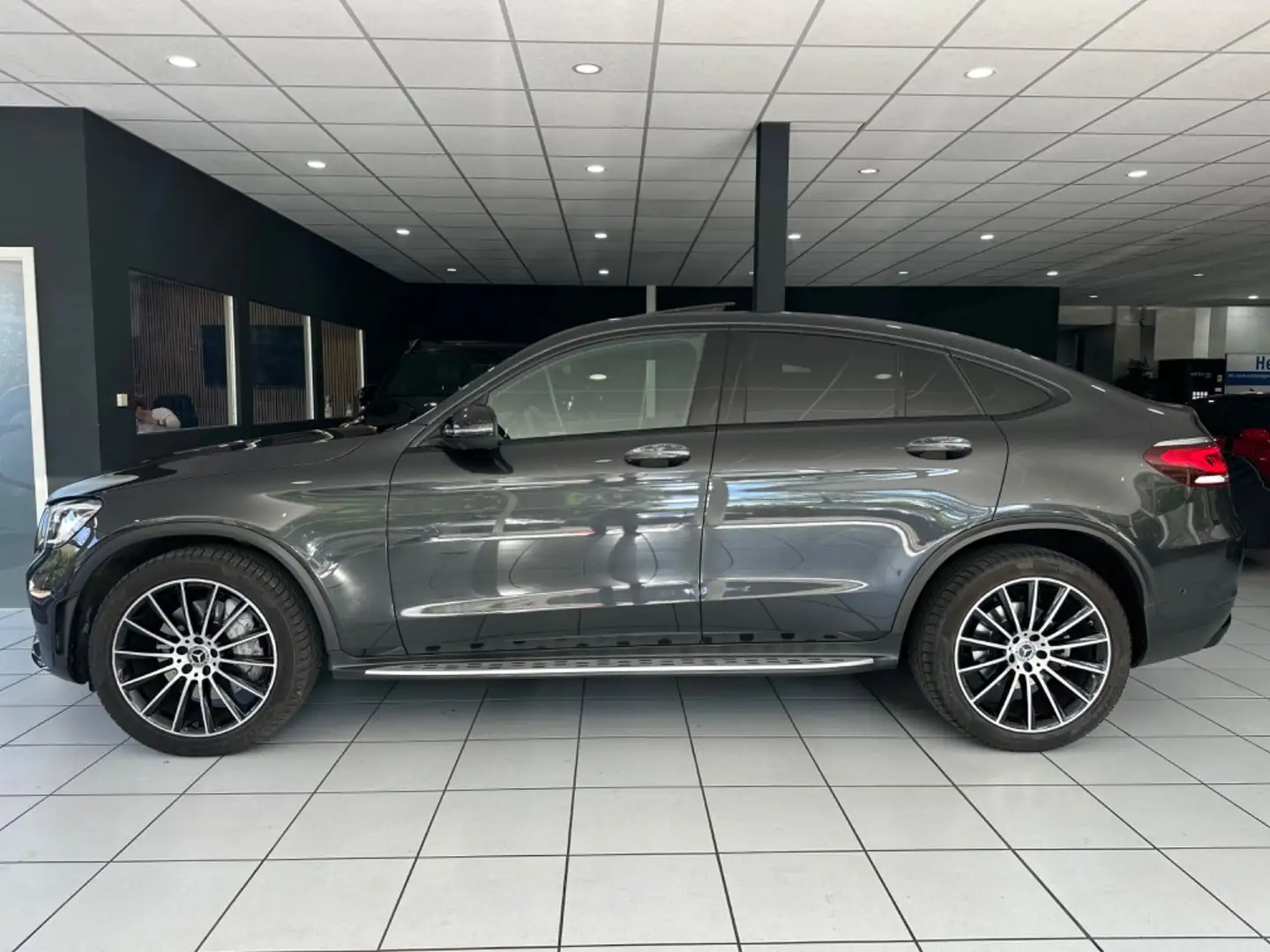 Mercedes-Benz GLC 220 d Coupe 4M*AMG*SCHIEBEDA*360*MBEAM*KEYLES Grau - 2