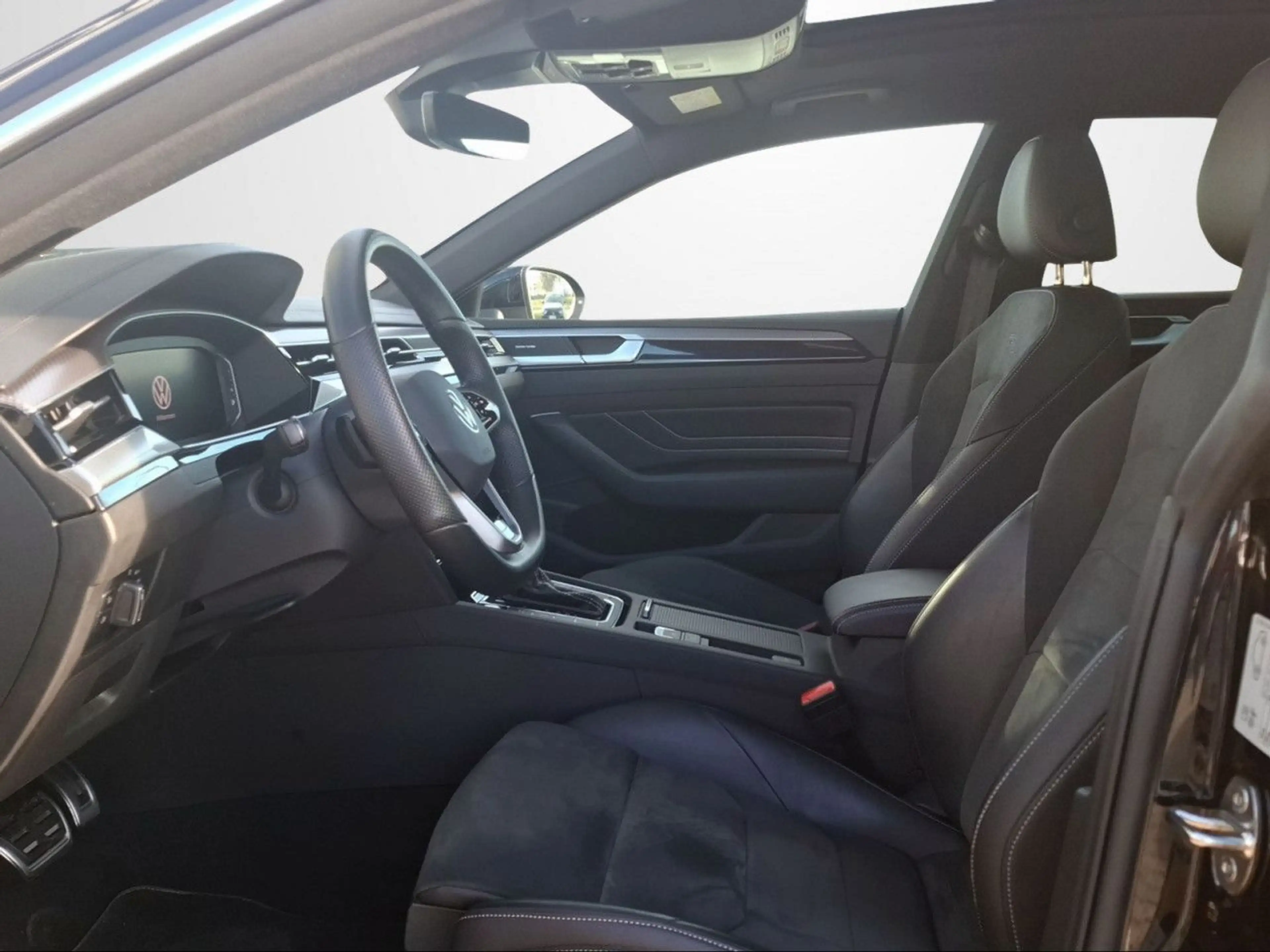 Volkswagen Arteon SHOOTINGBRAKE 2.0 TSI R-LINE+IQ.LIGHT+PANO — photo 8