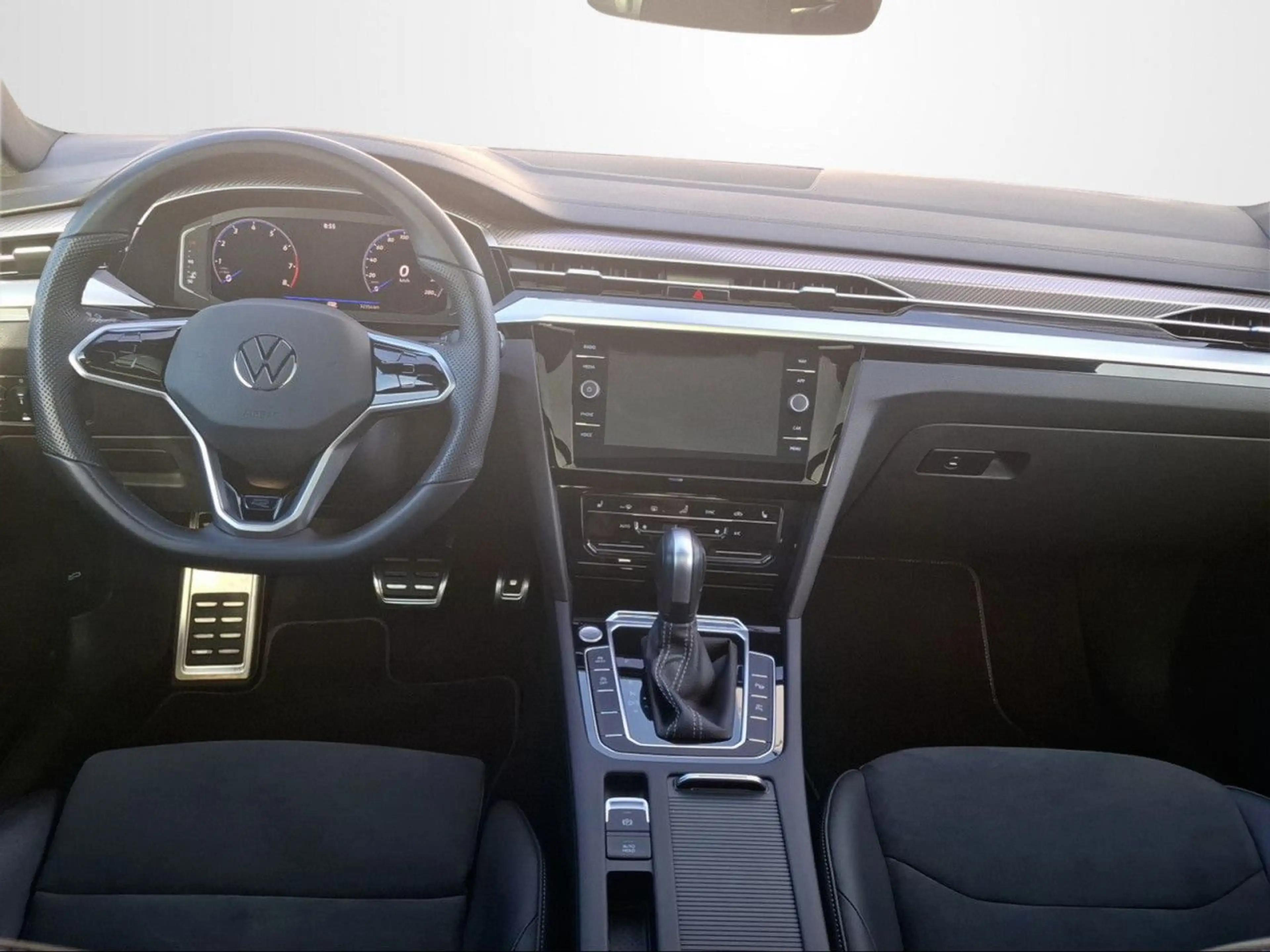 Volkswagen Arteon SHOOTINGBRAKE 2.0 TSI R-LINE+IQ.LIGHT+PANO — photo 10