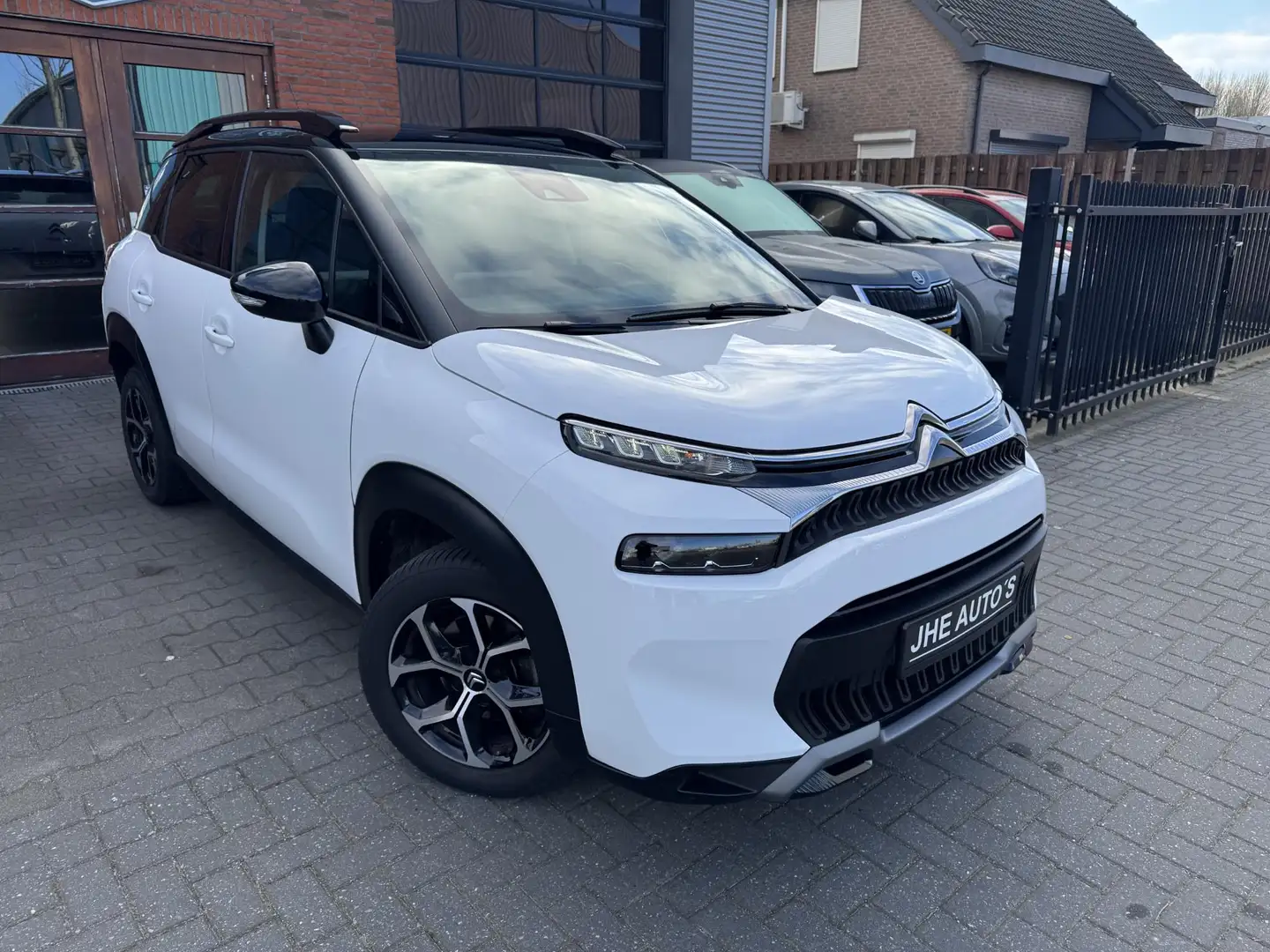 Citroen C3 Aircross 1.2 PureTech Feel | Automaat | Carplay | DAB | Weiß - 2