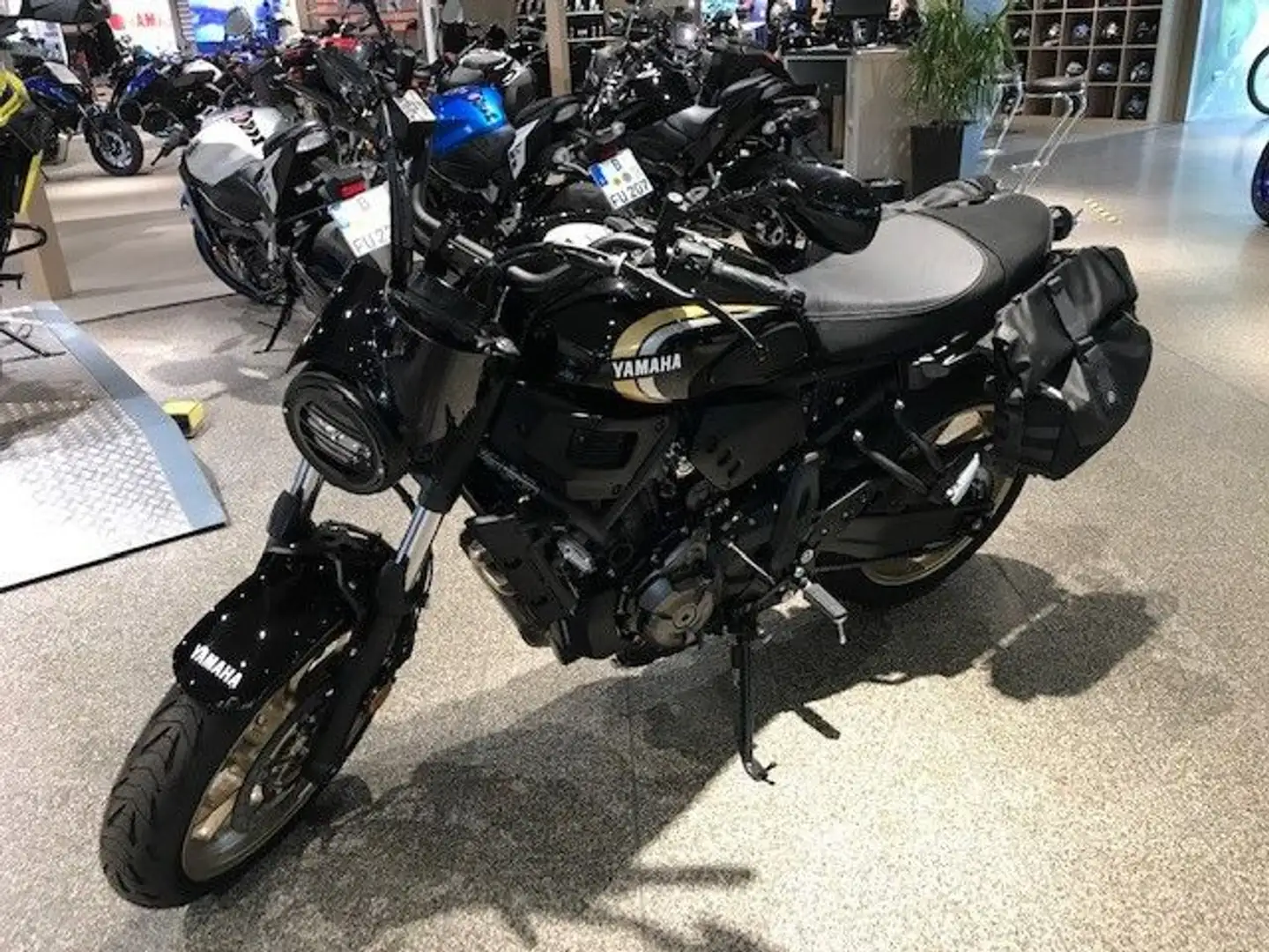 Yamaha XSR 700 Fuhrmann Edition ,Tageszulassung 2024 Чорний - 2