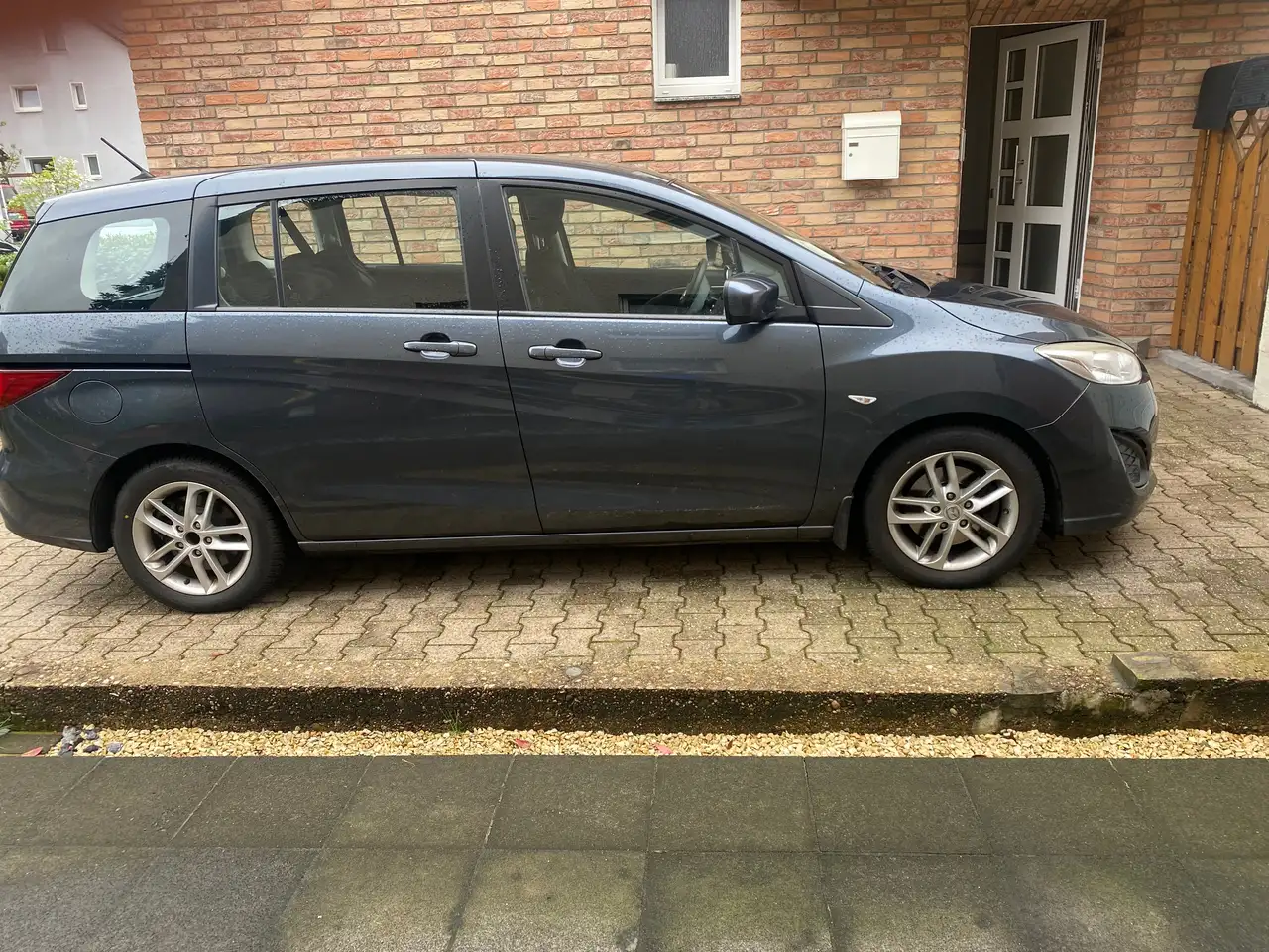 Mazda 5