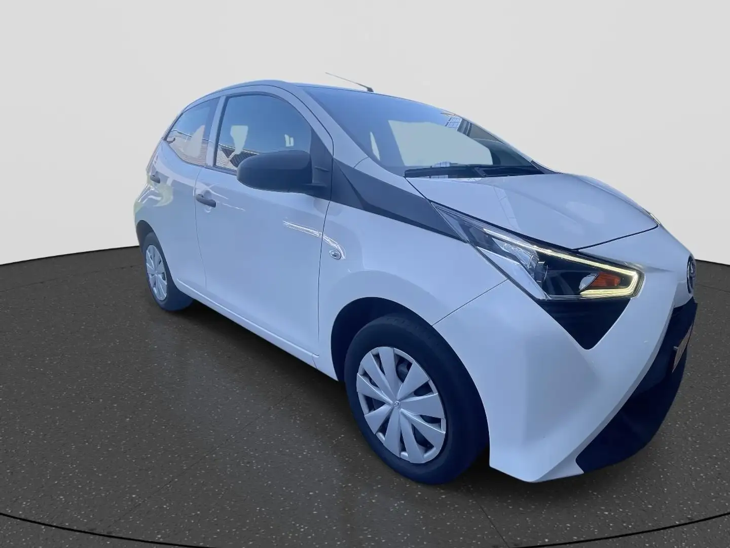 Toyota Aygo 1.0 VVT-i x-fun Wit - 2