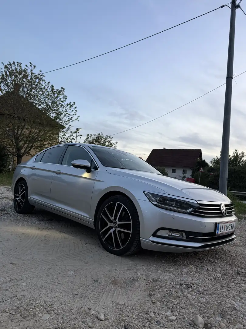 Volkswagen Passat 2.0 TDI (BlueMotion Technology) DSG Highline - 1
