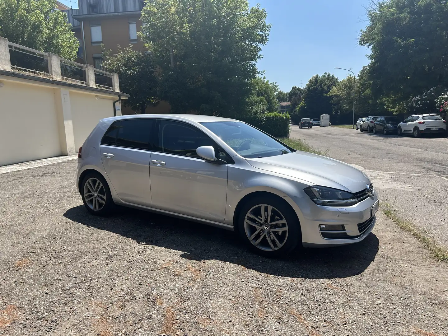 Volkswagen Golf 5p 1..6 tdi Highline 110cv auto - 1