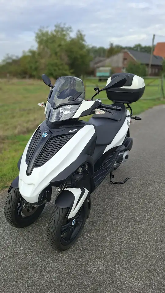Piaggio MP3 300