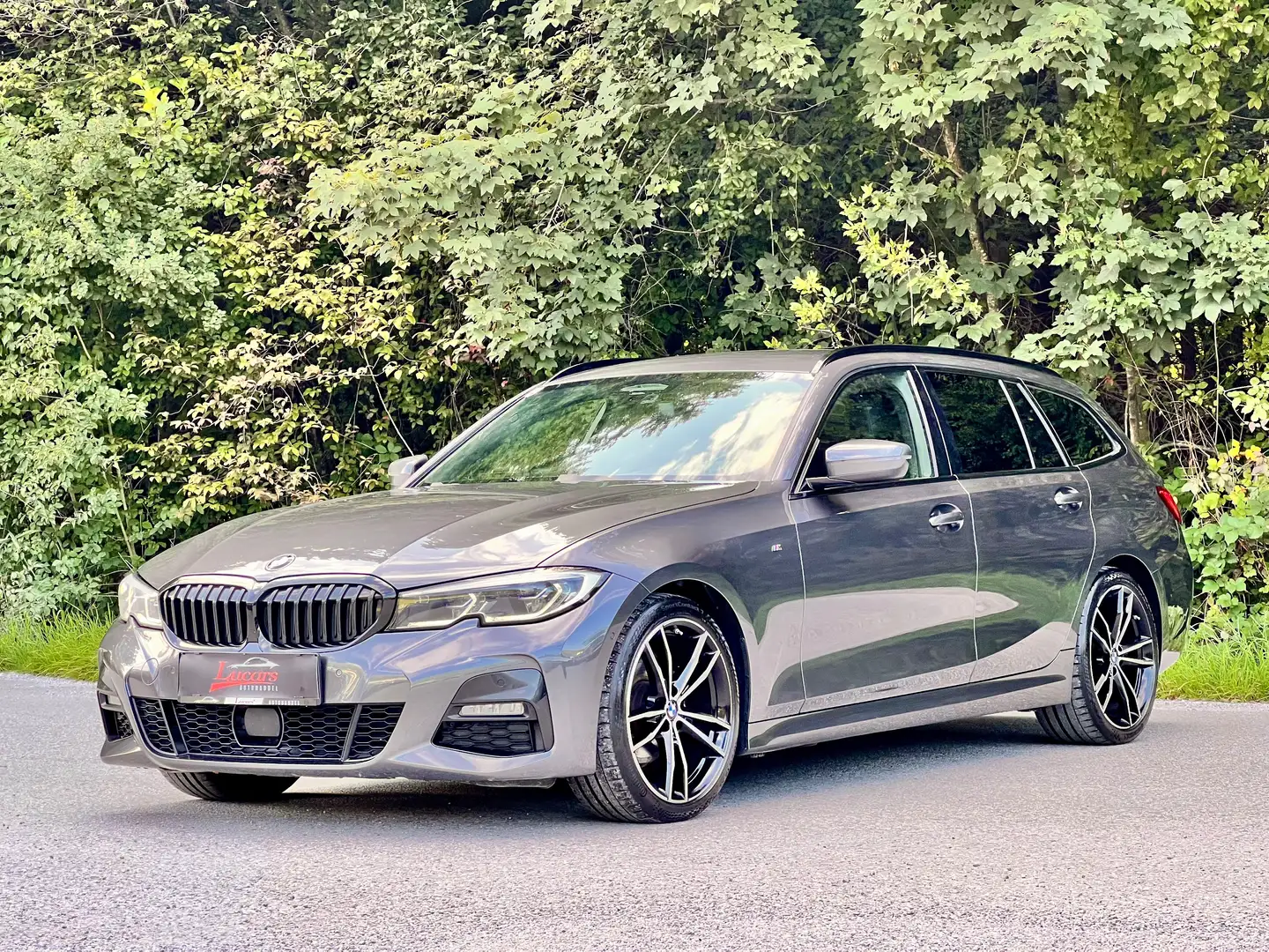 BMW 320 d xDrive M Sport Aut. ACC*AHK*HUP*SHZ*LED*SHADOW-LINE*1 BESITZ* Grau - 1