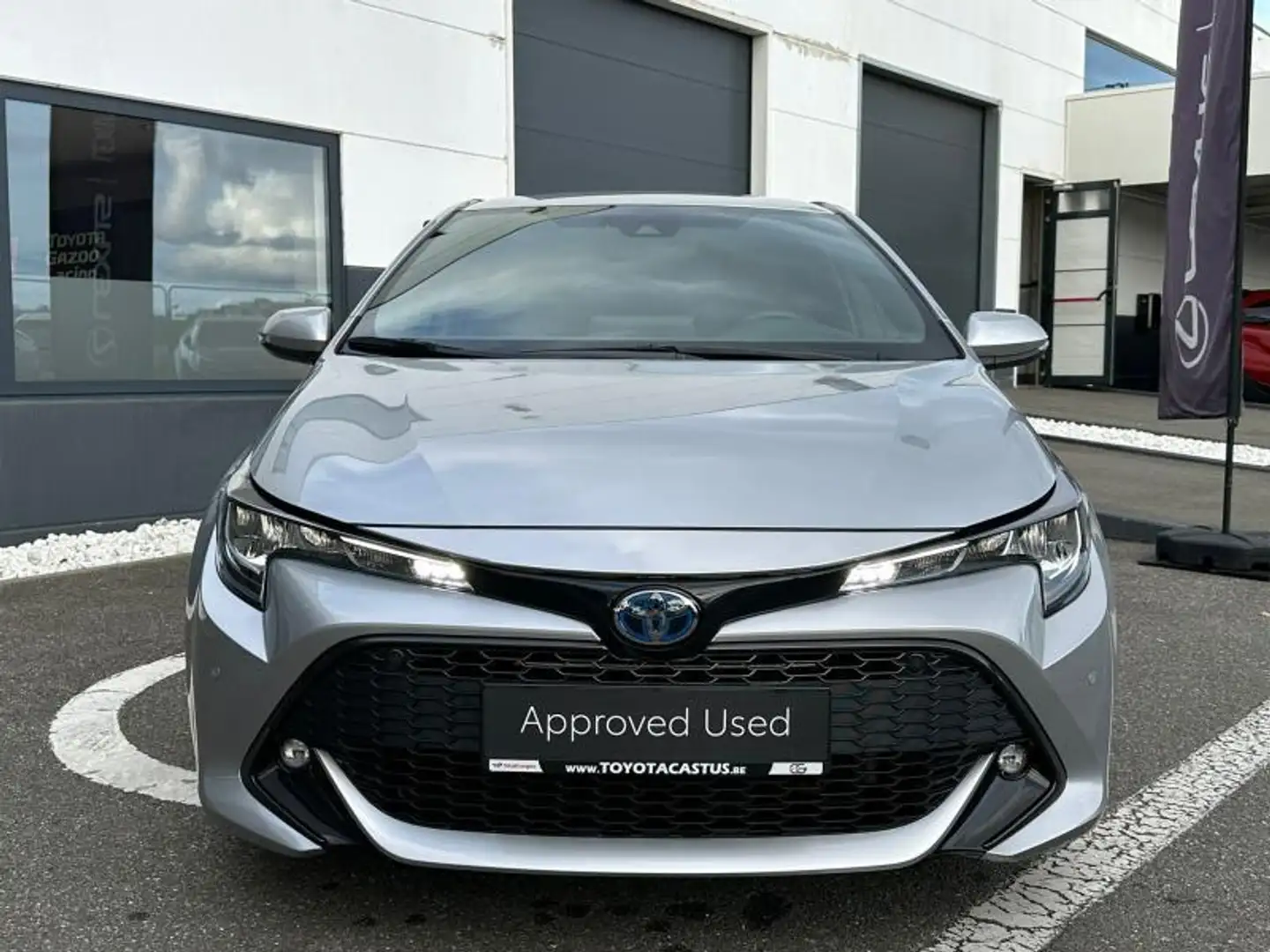 Toyota Corolla Dynamic Zilver - 2