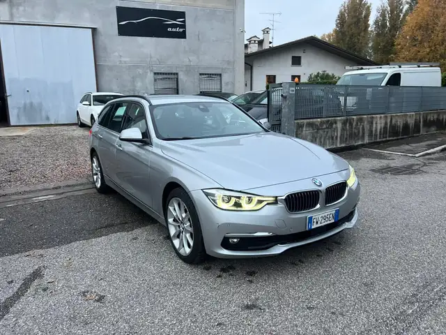 BMW 320 320d xDrive Touring Luxury