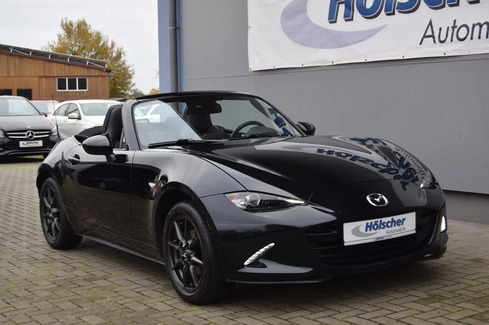 Mazda MX-5 1.5 SKYACTIV-G 131 Sports-Line Černá - 1
