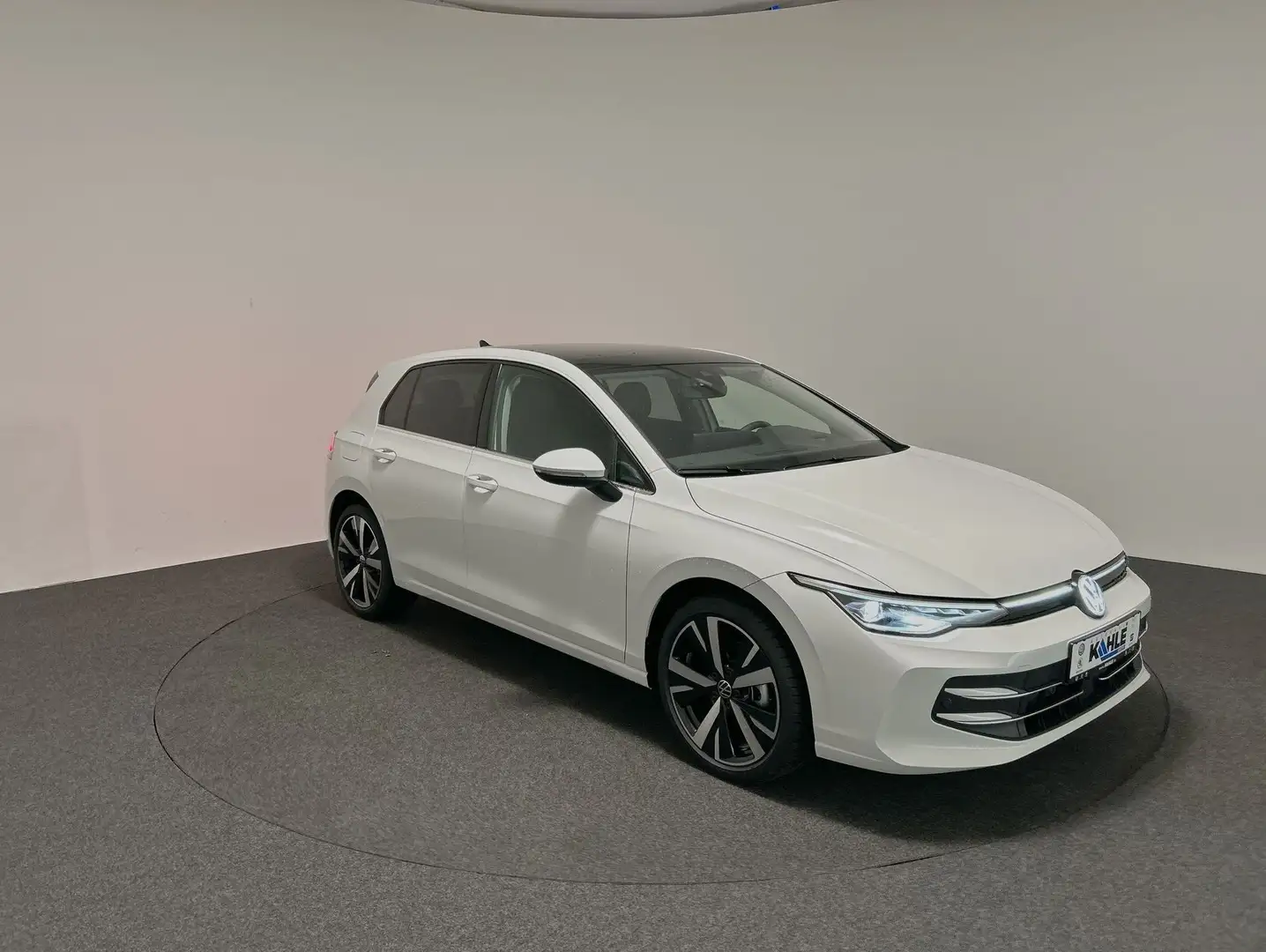 Volkswagen Golf Style CarPlay Matrix Pano ACC LED HUD Weiß - 1